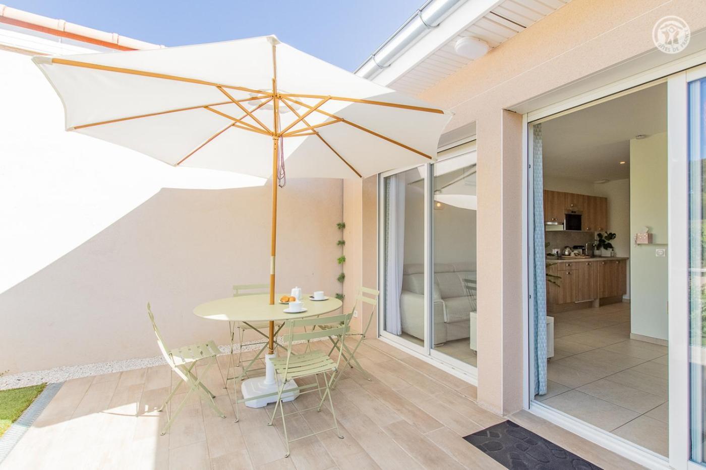 Le Maconnais Guest House Vinzelles Eksteriør billede